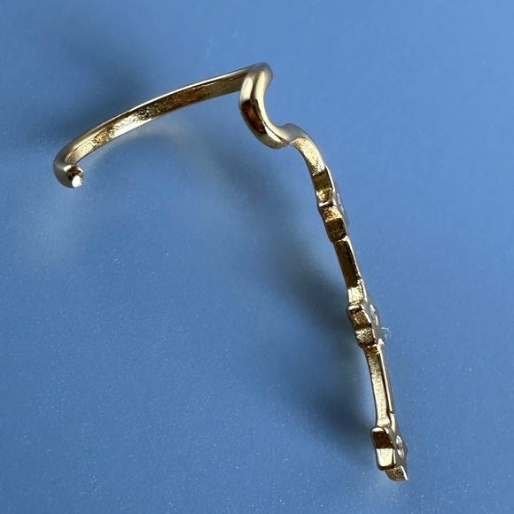 14k Gold Vermeil Star Ear Cuff - Picture 6 of 8